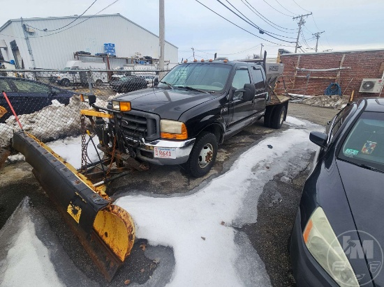 1999 FORD F-350 SINGLE AXLE CREW CAB 4X4 FLATBED TRUCK VIN: 1FTWW33F9XEE78876