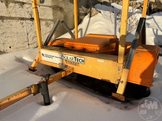 2012 SOLARTECH AB0515 SOLAR MESSAGE BOARD SN: 4MG1A0916C1525277