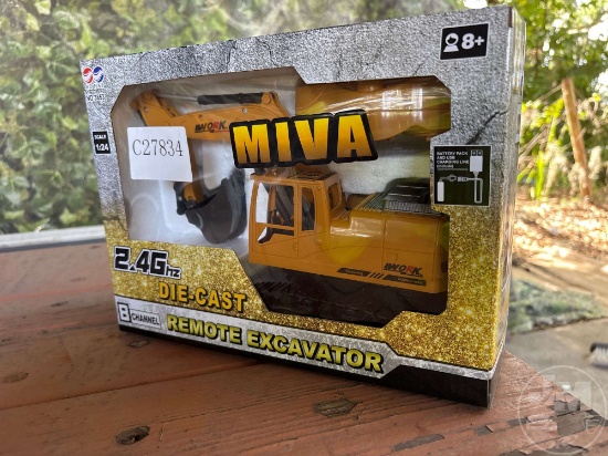 UNUSED 2025 SKLP EXCAVATOR TOY, REMOTE EXCAVATOR, DIE CAST