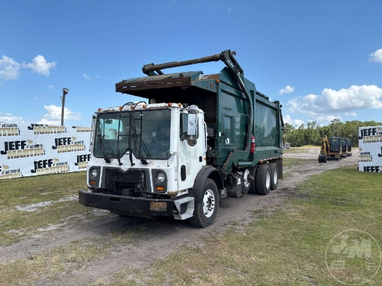 2011 MACK MRU (TERRAPRO) TRI FRONT LOAD COLLECTION TRUCK VIN: 1M2AV02C5BM007885
