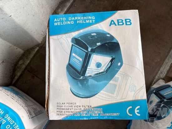 UNUSED AUTO DARKENING WELDING HELMET