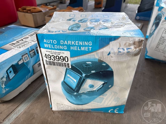 UNUSED AUTO DARKENING WELDING HELMET