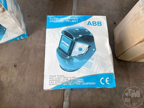 UNUSED AUTO DARKENING WELDING HELMET
