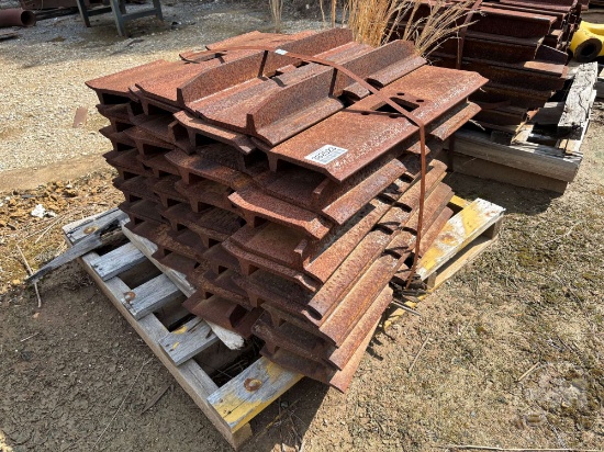 KOMATSU  PC200, 210, 220, 240 27.5 IN. SINGLE GROUSER PADS
