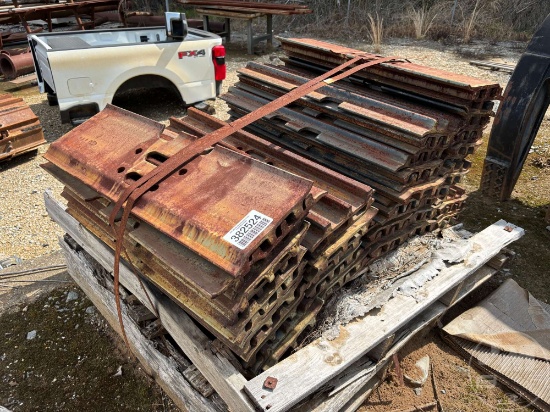 KOMATSU  PC200, 210, 220, 240 27.5 IN. SINGLE GROUSER PADS