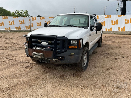 2007 FORD F-350 XL SUPER DUTY XL REGULAR CAB 4X4 PICKUP VIN: 1FTWW31P67EB11607