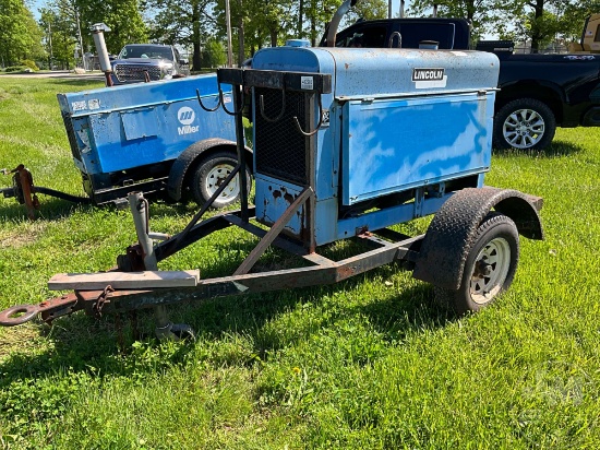 LINCOLN SA200-TM27 300 AMP WELDER SN: C1940700501