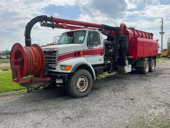 2002 STERLING TRUCK L9500 SERIES T/A VACUUM TRUCK VIN: 2FZHAZAS22AK96105