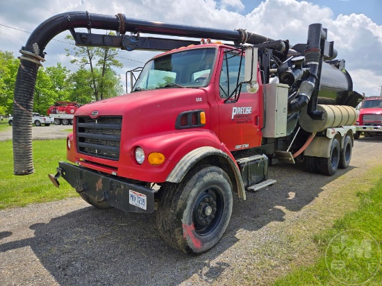 1999 STERLING TRUCK L7501 T/A VACUUM TRUCK VIN: 2FZNRJCB2XA990083