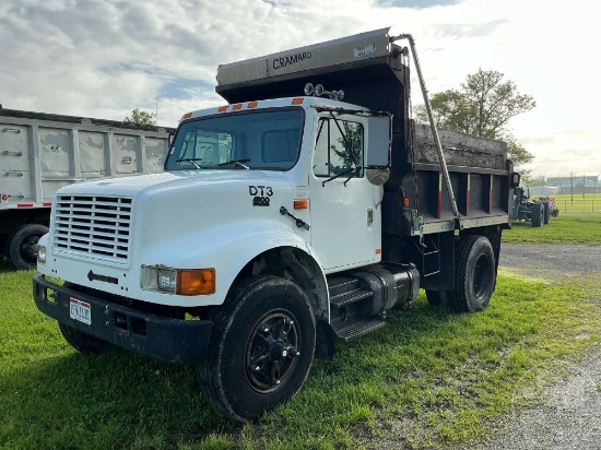 1996 INTERNATIONAL 4900 SINGLE AXLE DUMP TRUCK VIN: 1HTSDAAN4TH279961
