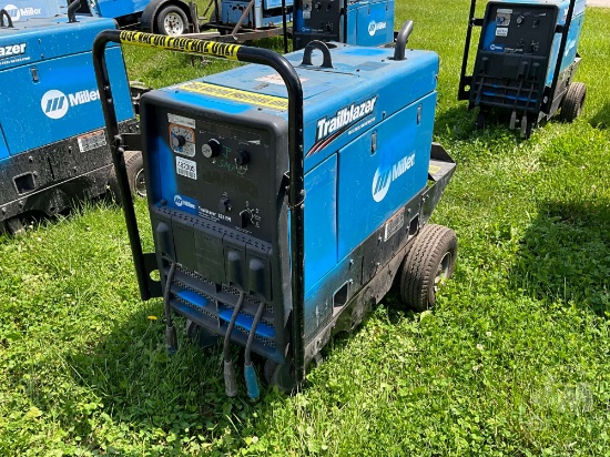 MILLER TRAILBLAZER 325 EFI WELDER/GENERATOR 325 AMP PORTABLE WELDER SN: MJ020091R