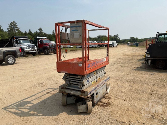 1999 SKYJACK SJ3219 19 SCISSOR LIFT SN: 225619