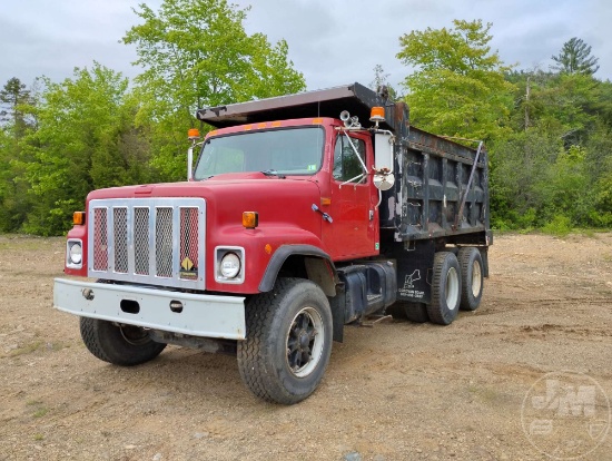 1999 INTERNATIONAL F-2574 TANDEM AXLE DUMP TRUCK VIN: 1HTGGAET5XH214161