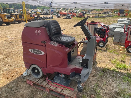 MINUTEMAN ER28DQPG FLOOR SWEEPER, 36 VOLT, 1419 HRS