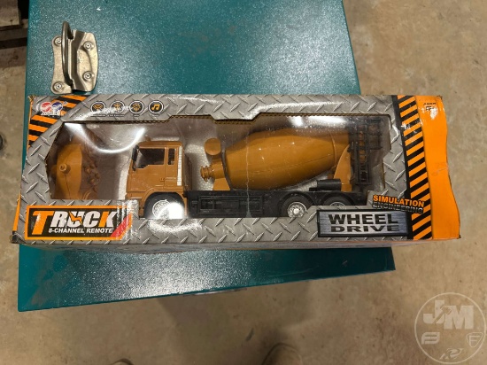 UNUSED 8-CHANNEL REMOTE CONTROL CEMENT TRUCK