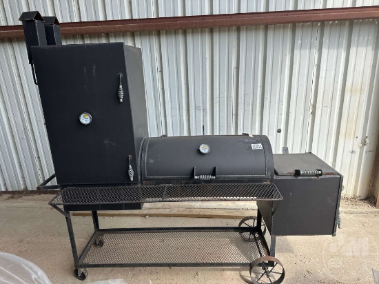 PORTABLE BBQ PIT/SMOKER