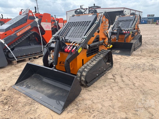 UNUSED LANDHERO LDH-H380 STAND ON MULTI TERRAIN LOADER