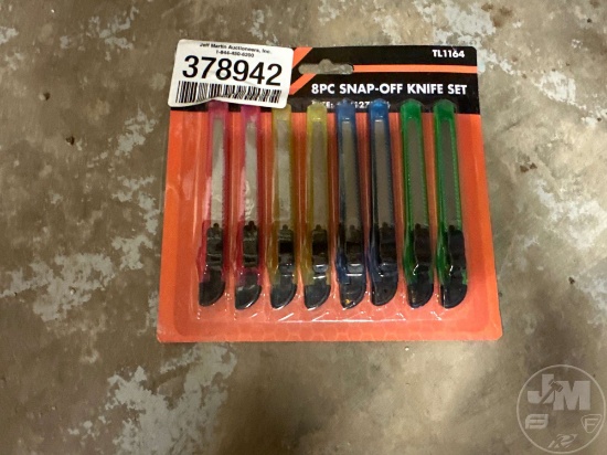 8 PACK OF RETRACTABLE KNIVES