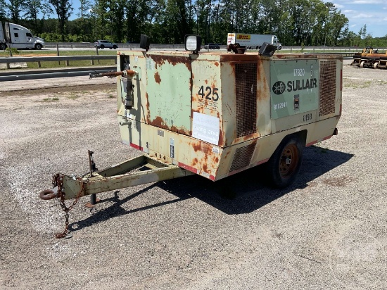 SULLAIR 425 DPQ JD 425 CFM PORTABLE AIR COMPRESSOR SN: 004-125708