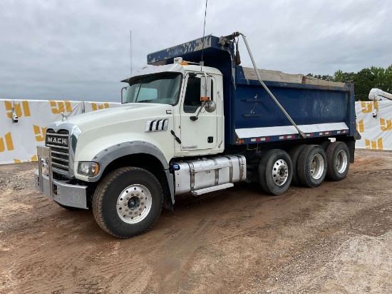 2016 MACK GU 713 (GRANITE) TRI-AXLE DUMP TRUCK VIN: 1M2AX04C6GM029196