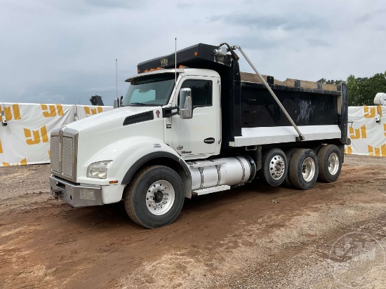 2018 KENWORTH T880 TRI-AXLE DUMP TRUCK VIN: 1NKZXPEX5JJ205339
