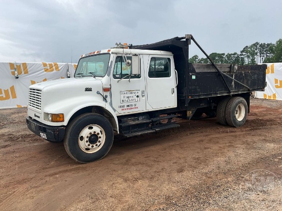 1999 INTERNATIONAL 4700 (4X2) SINGLE AXLE DUMP TRUCK VIN: 1HTSCAAN0XH663597