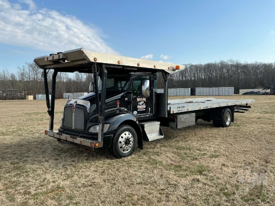 2011 KENWORTH T3 SERIES SINGLE AXLE ROLLBACK TRUCK VIN: 2NKHHN7X9BM274040