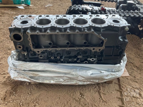 UNUSED 6 CYL MITSUBISHI 6D24 ENGINE LONG BLOCK