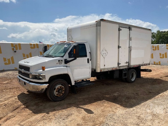 2007 CHEVROLET C5 SINGLE AXLE VAN TRUCK VIN: 1GBE5C1257F414475