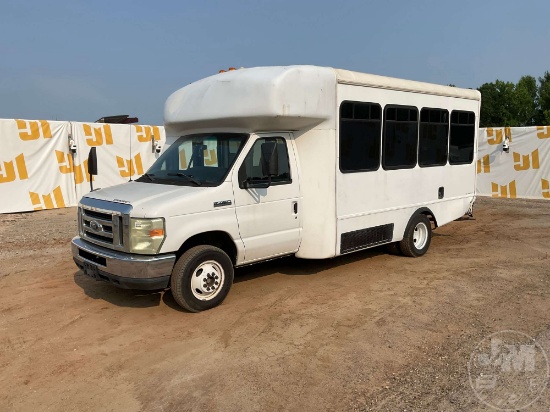 2009 FORD E-450 VIN: 1FDFE45S99DA44139 2WD PASSENGER BUS