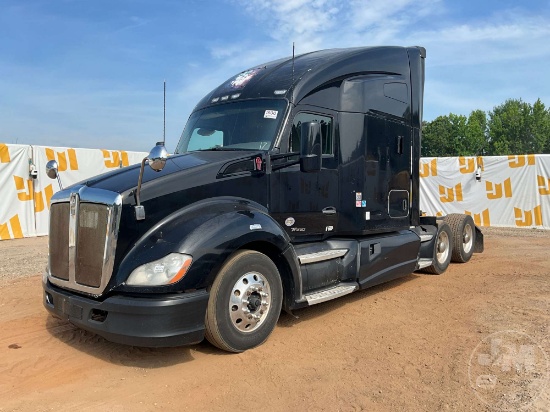 2017 KENWORTH T680 TANDEM AXLE TRUCK TRACTOR VIN: 1XKYD49X0HJ134418