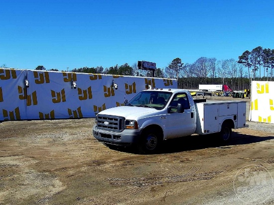 2005 FORD F-350 XL S/A UTILITY TRUCK VIN: 1FDWF36555EC36601