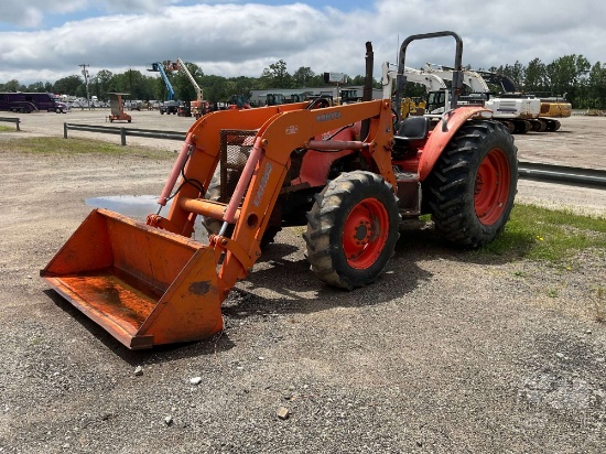 KUBOTA M9960 4X4 TRACTOR W/ LOADER SN: 52852