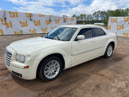 2008 CHRYSLER 300 VIN: 2C3KA53G88H269239