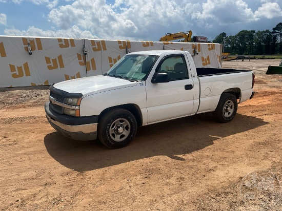 2004 CHEVROLET SILVERADO REGULAR CAB 4X2 PICKUP VIN: 1GCEC14X24Z208232