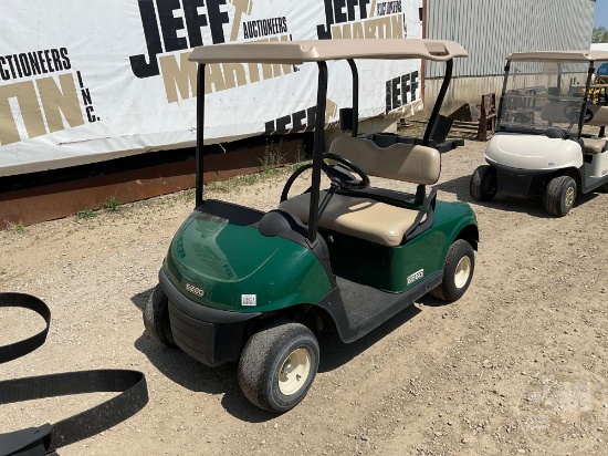 2017 EZ GO RXV GOLF CART 5442477
