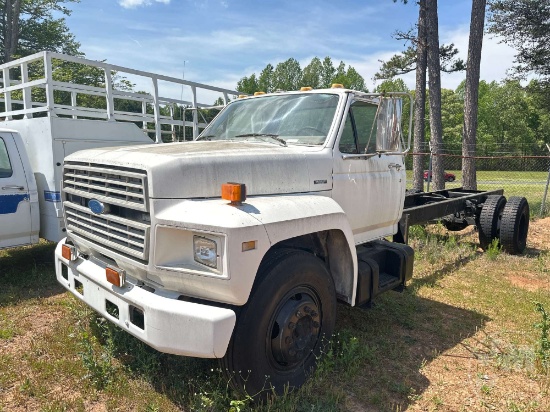 1987 FORD F-700 SINGLE AXLE CAB & CHASSIS VIN: 1FDNF70H5HVA34478