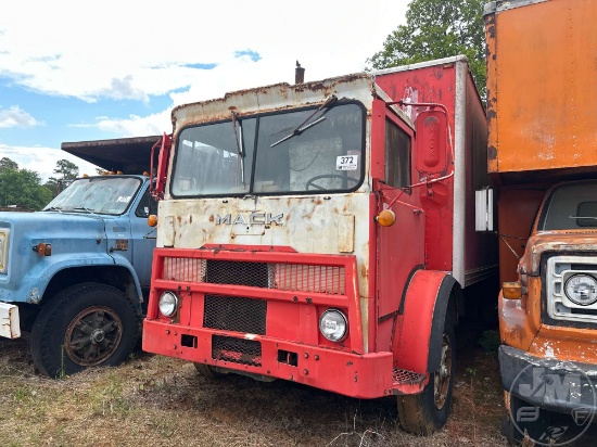 1978 MACK VAN/REEFER TRUCK VIN: MB492P1262