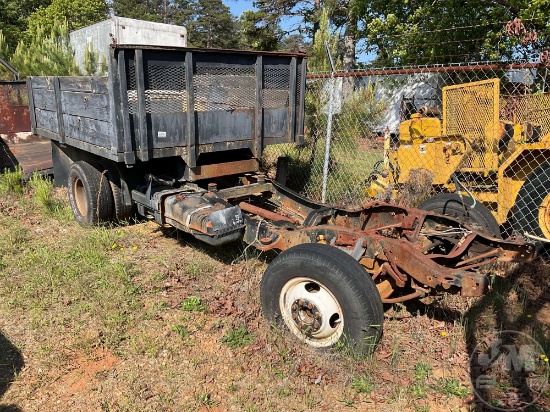 SINGLE AXLE CHASSIS WITH STEEL DUMP BED