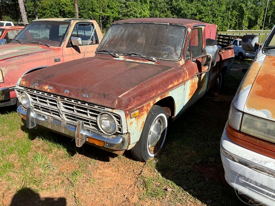 FORD COURIER PICKUP TRUCK VIN: SGTANM06427