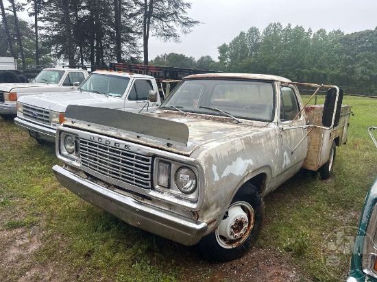 DODGE  CUSTOM S UTILITY TRUCK VIN: D31BF7S095115