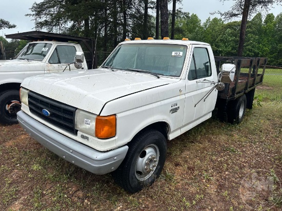 1988 FORD F-350 STAKE TRUCK S VIN: 1FDKF37G1JNB65390