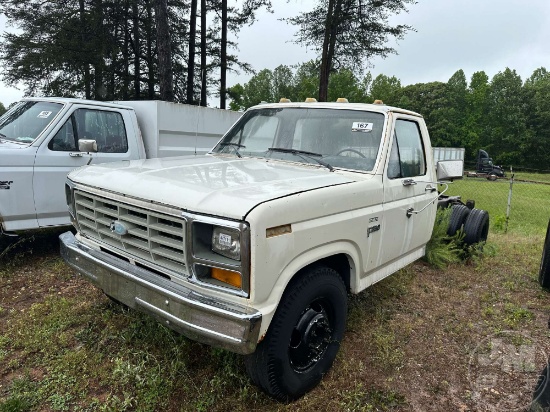 1982 FORD F-350 S/A CAB & CHASSIS VIN: 1FDJF37G8CNA31555