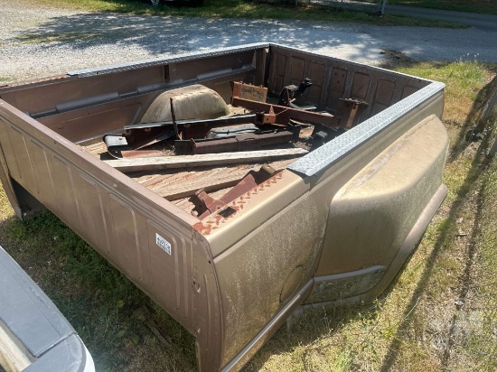 SILVERADO DUALLY TRUCK BED