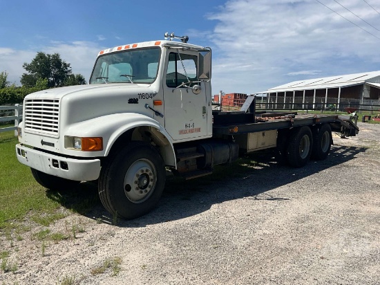 1997 INTERNATIONAL F-4900 TANDEM AXLE REGULAR CAB FLATBED TRUCK VIN: 1HTSHADR4VH455669