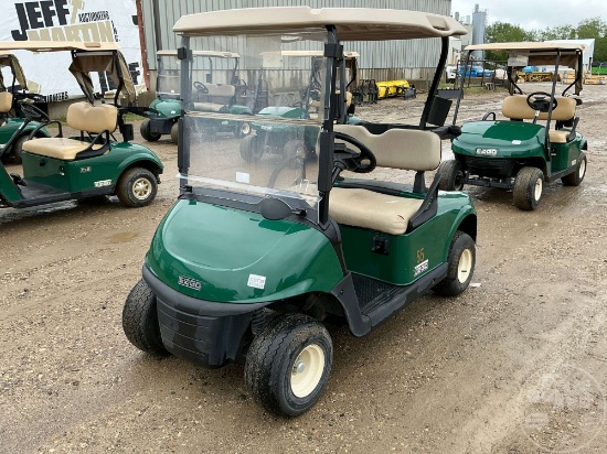 2017 EZ GO RXV GOLF CART 5442476