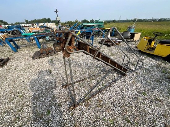 SHOP LADDER WITH CASTERS