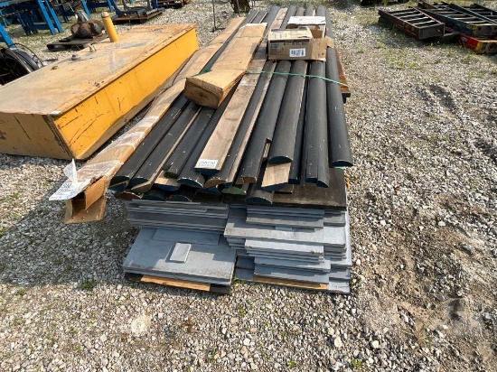 BUNDLE OF HALF ROUND BOARDS & VARIOUS SIZE OSB PANELS