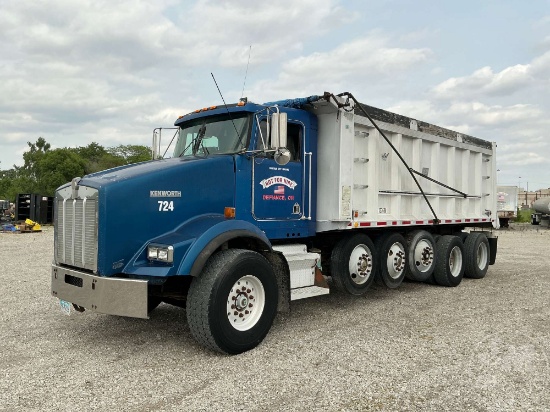 1996 KENWORTH T8 SERIES QUINT AXLE DUMP TRUCK VIN: 1NKDX9TX3TJ724028