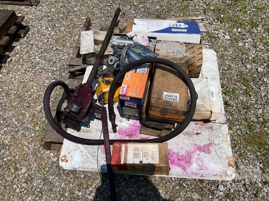 LOT OF VARIOUS ITEMS TO INCLUDE MANUAL DRUM FUEL PUMP,